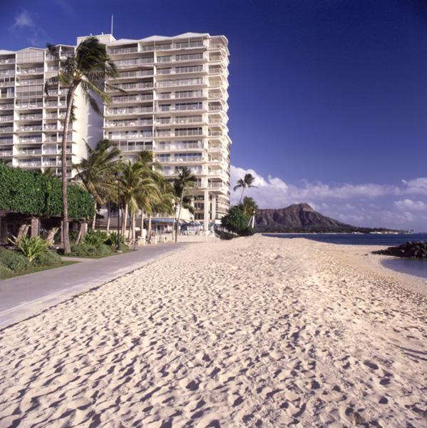 Waikiki Shore Beachfront Honolulu Exterior foto